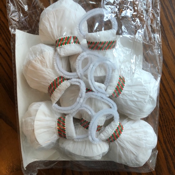 Wedding Bundle!Pillow, streamers, bubbles, etc👰🏼 - Picture 5 of 9